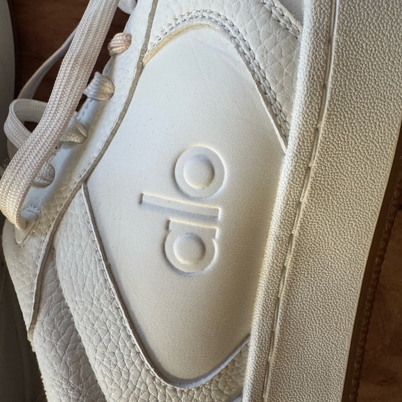 Alo yoga White Low-Top Running shoes size 11,5 for men brand new - Picture 3 of 11